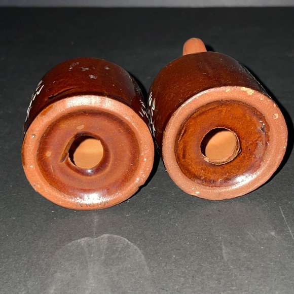 Little Brown Jug Vintage Salt & Pepper Shakers Miniature Bottles Collectibles - Picture 4 of 4